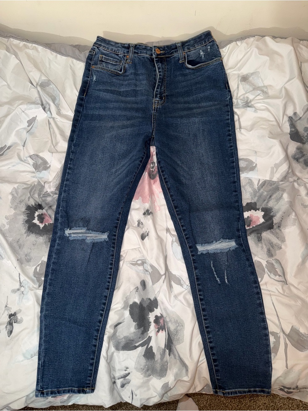 Forever 21 Women's Skinny Jeans - Medium Blue Wash